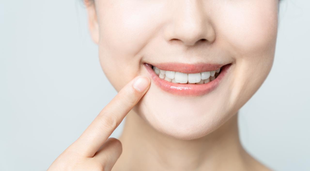 差し歯やブリッジがある状態で歯列矯正できるの？